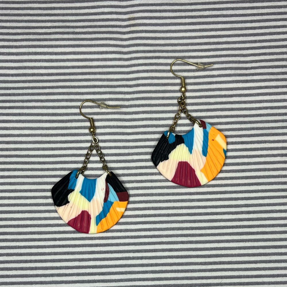 multicolored textured ear rings